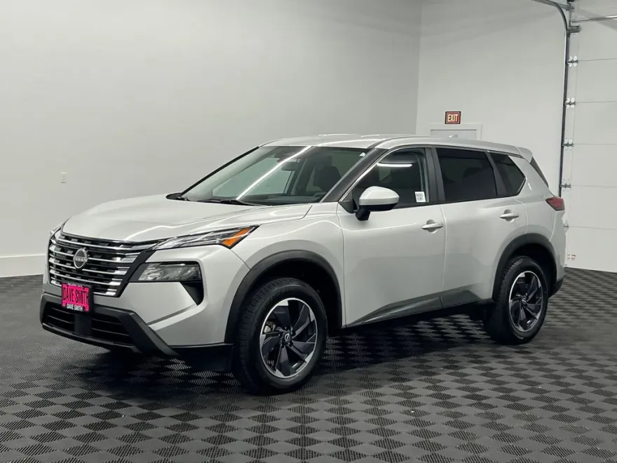 2024 Nissan Rogue SV photo 1
