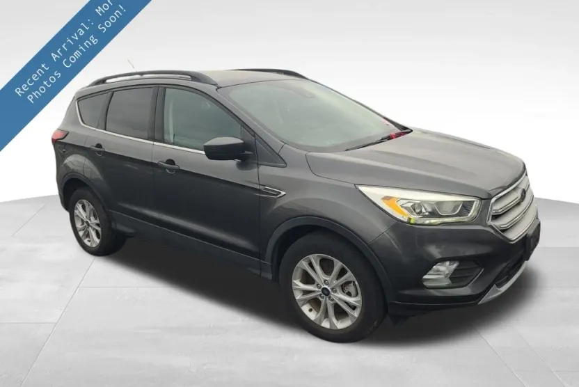 2019 Ford Escape SEL photo 1