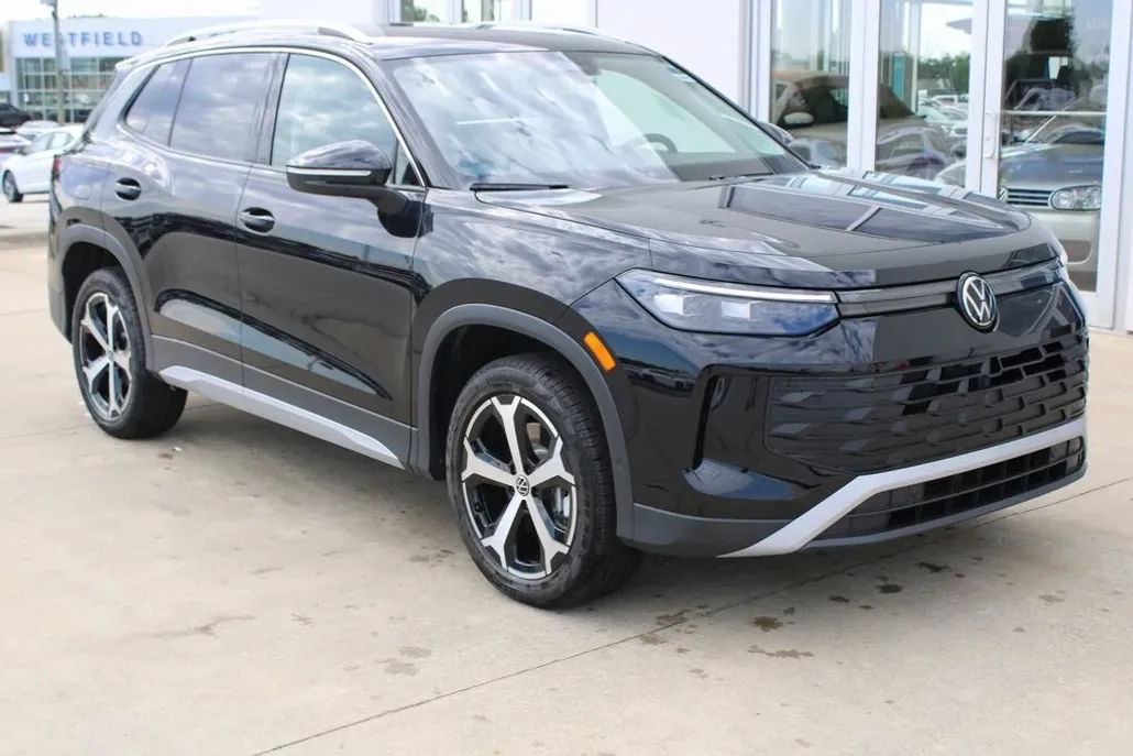 2025 Volkswagen Tiguan SE photo 1