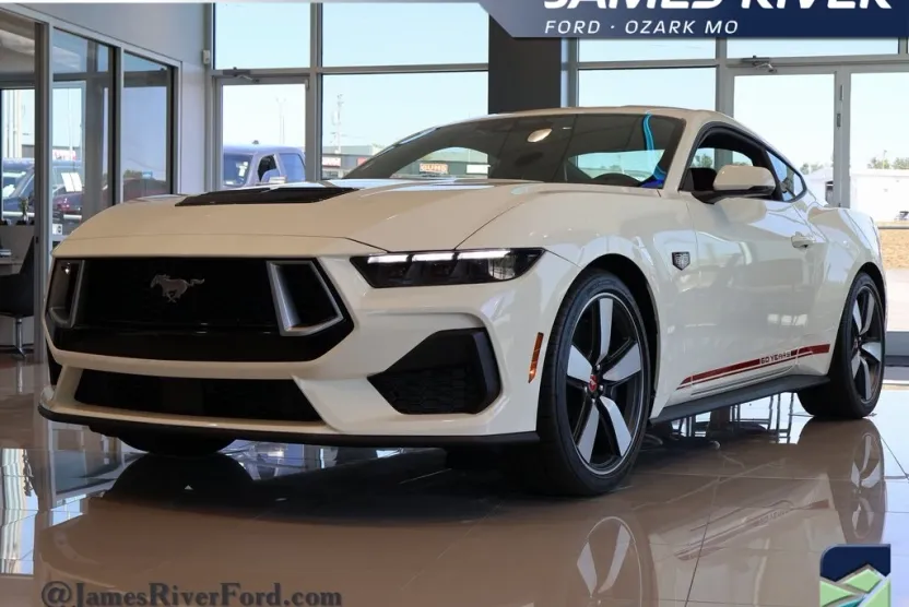 2025 Ford Mustang GT Premium photo 1