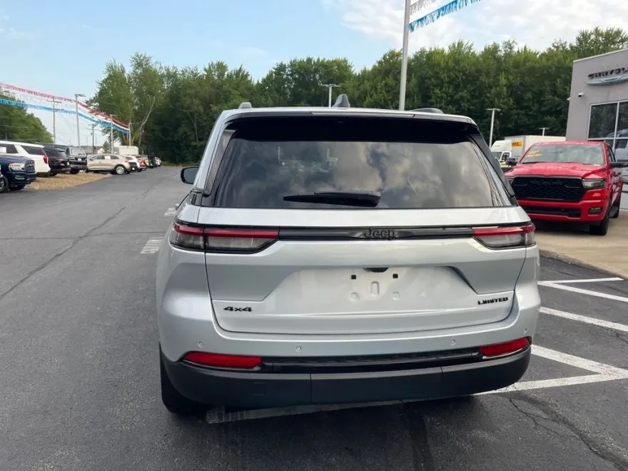 2025 Jeep Grand Cherokee Limited photo 1