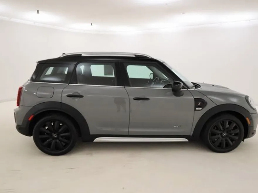 2022 Mini Countryman S ALL4 photo 1