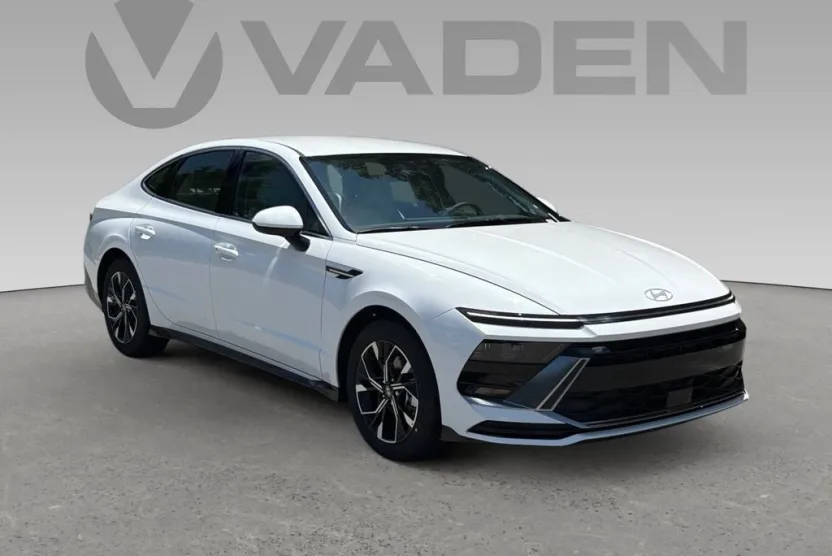 2025 Hyundai Sonata SEL photo 1
