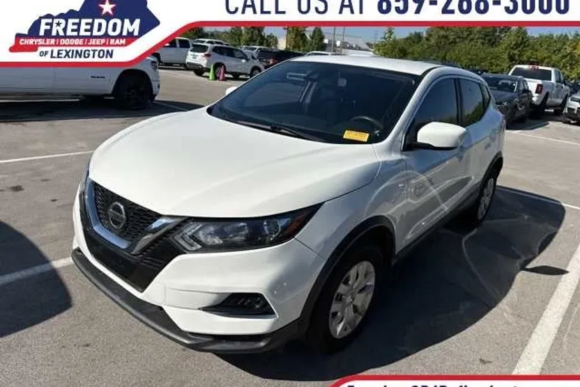2020 Nissan Rogue Sport S photo 1