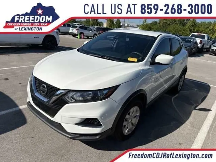 2020 Nissan Rogue Sport S photo 1