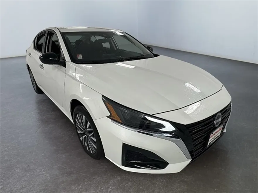 2025 Nissan Altima 2.5 SV photo 1
