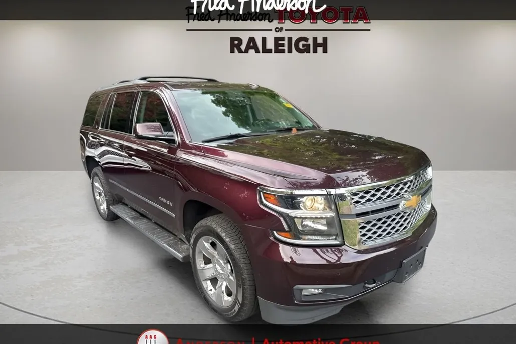 2017 Chevrolet Tahoe LT photo 1