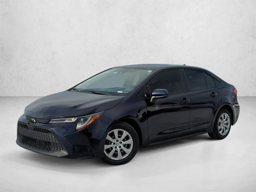 2021 Toyota Corolla LE photo 1