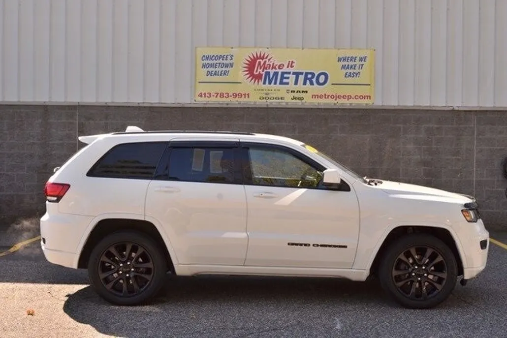 2020 Jeep Grand Cherokee Altitude photo 1