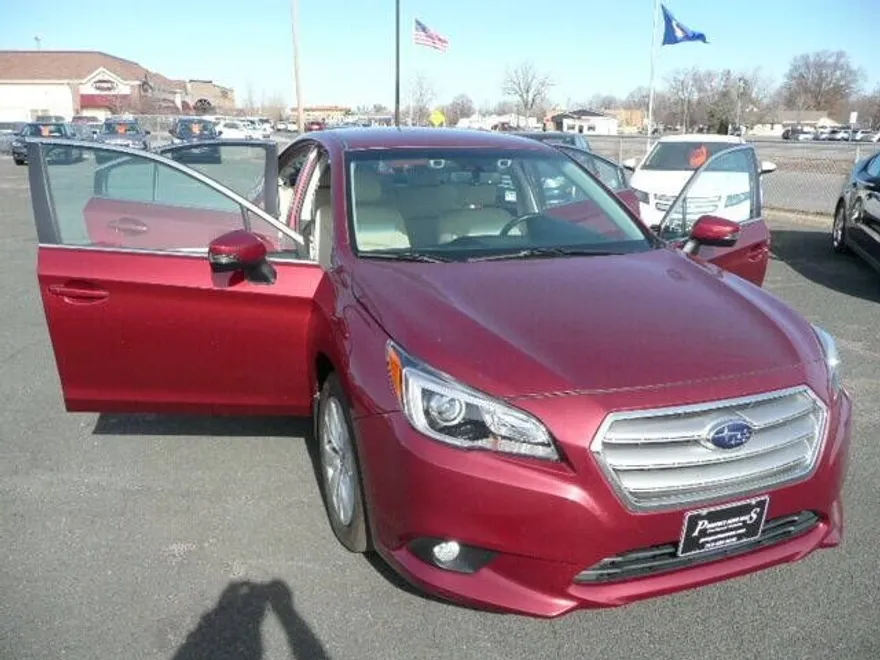 2015 Subaru Legacy 2.5i Premium photo 1