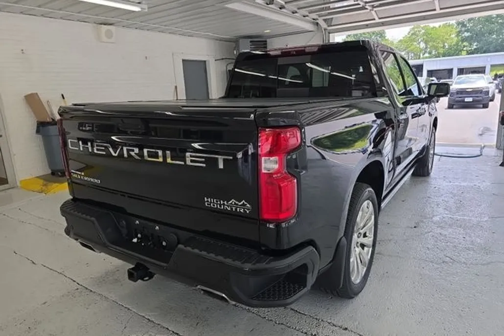 2019 Chevrolet Silverado 1500 High Country photo 1