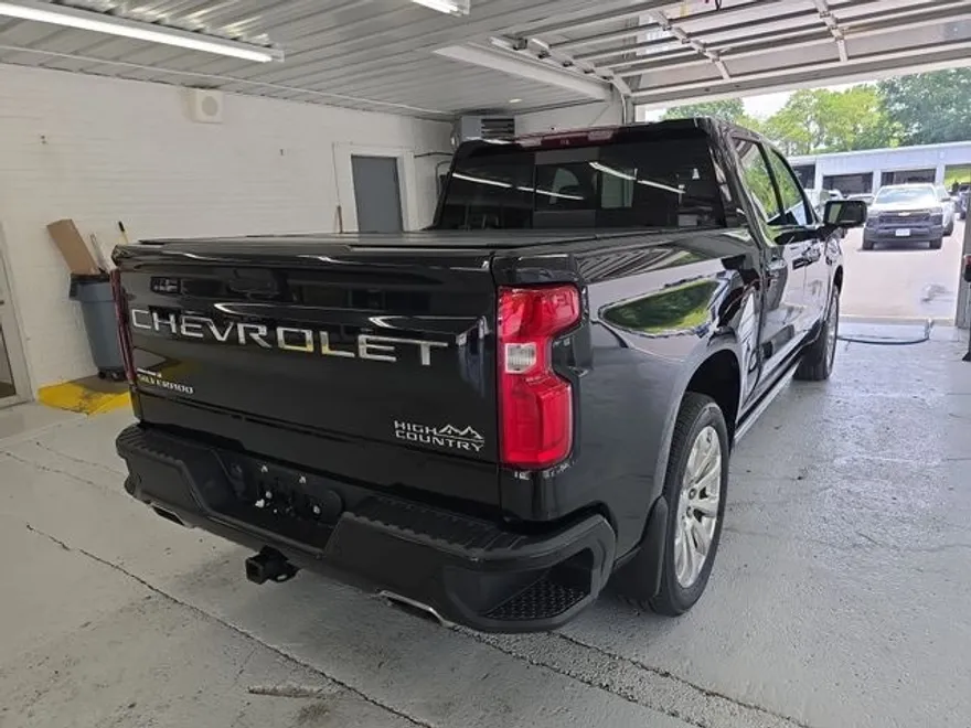 2019 Chevrolet Silverado 1500 High Country photo 1
