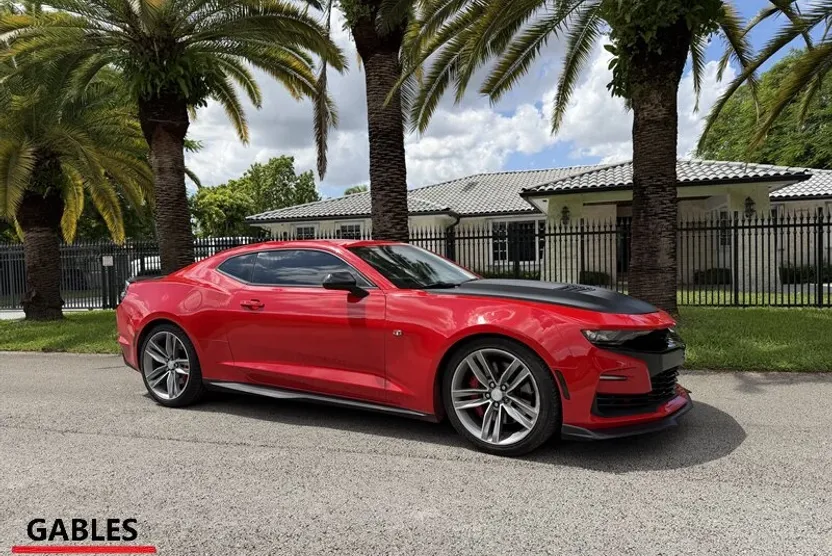 2019 Chevrolet Camaro SS photo 1