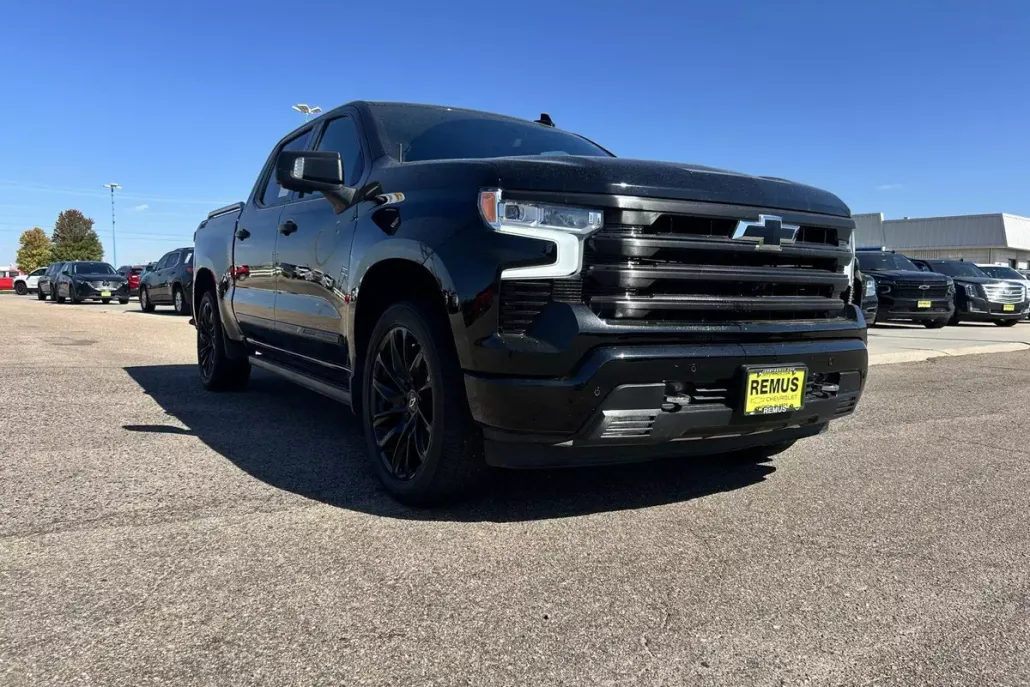 2023 Chevrolet Silverado 1500 High Country photo 1