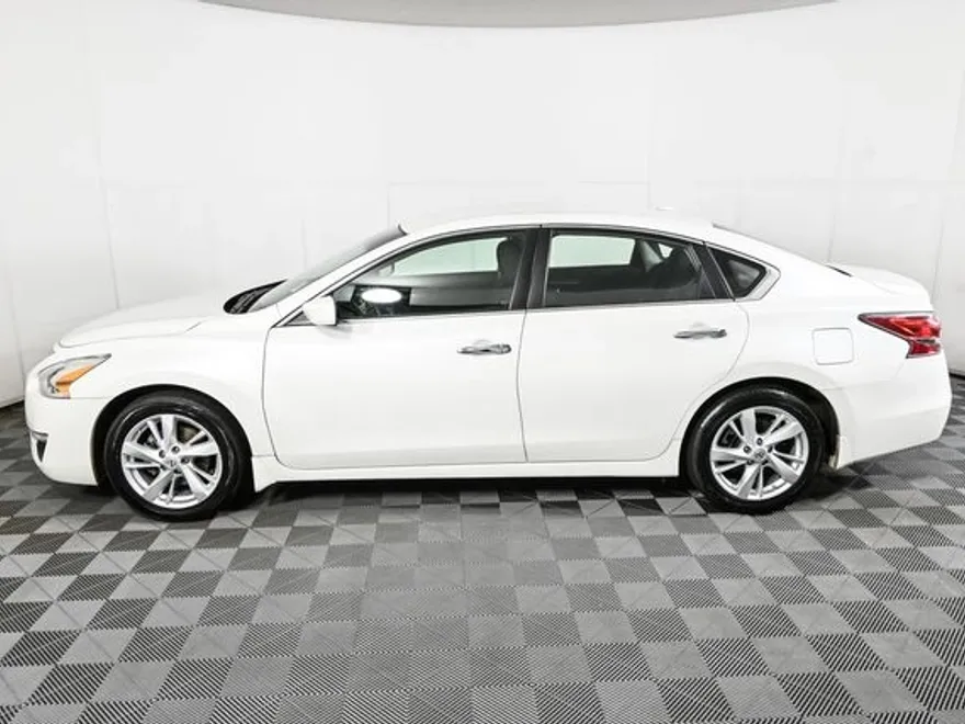 2014 Nissan Altima 2.5 SV photo 1