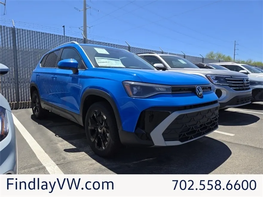 2025 Volkswagen Taos SE photo 1