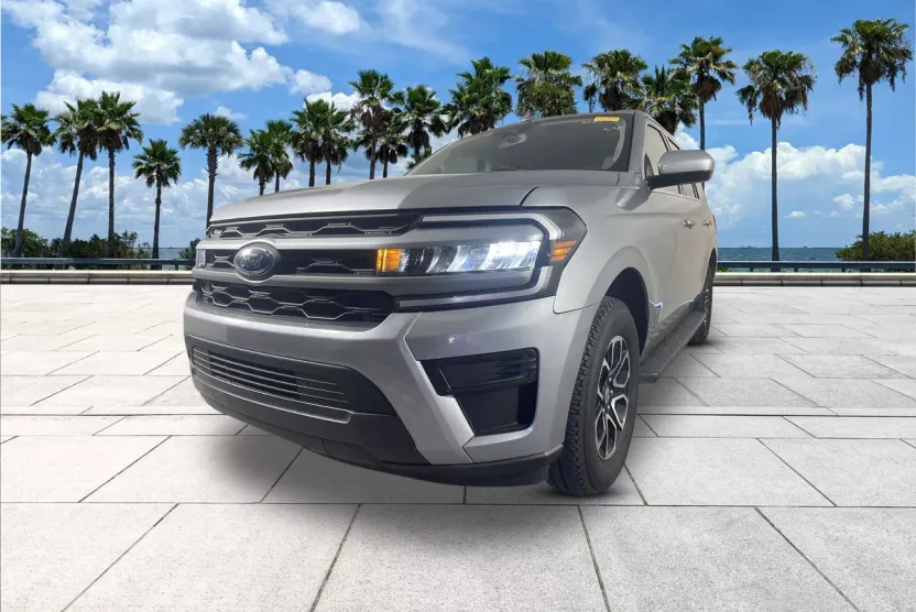 2024 Ford Expedition XLT photo 1