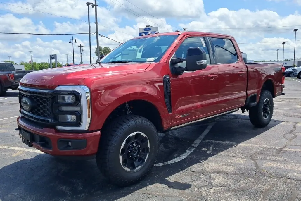 2025 Ford F-350 Lariat photo 1
