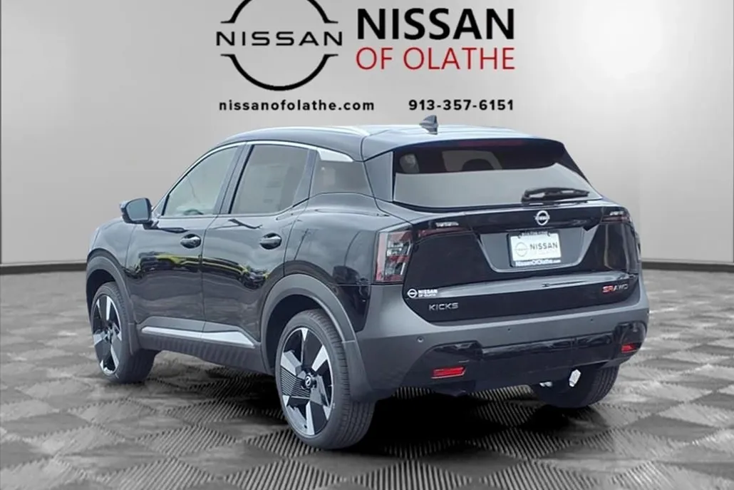 2025 Nissan Kicks SR photo 1