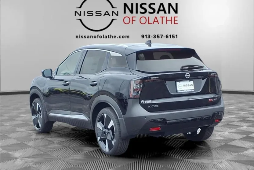 2025 Nissan Kicks SR photo 1