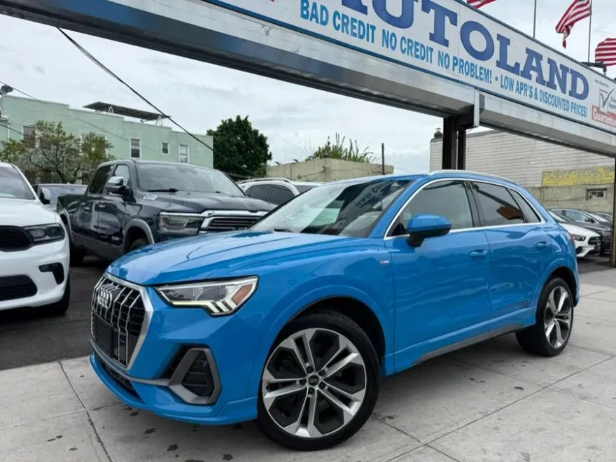 2019 Audi Q3 S line Premium Plus photo 1