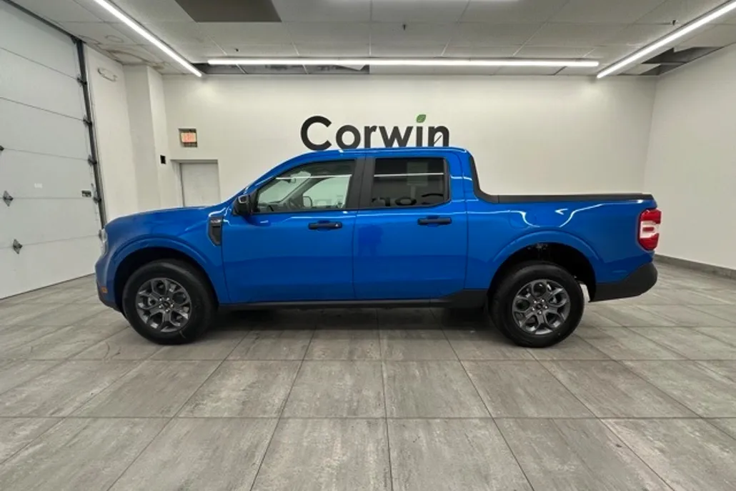 2025 Ford Maverick XLT photo 1