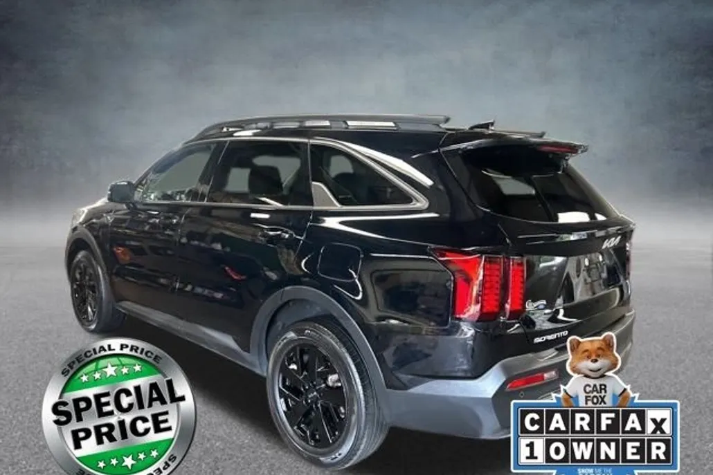 2023 Kia Sorento X-Line S photo 1