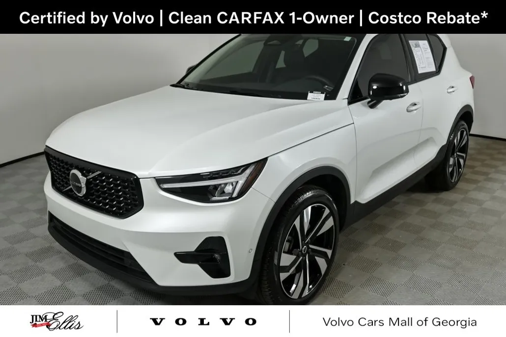 2024 Volvo XC40 Plus photo 1