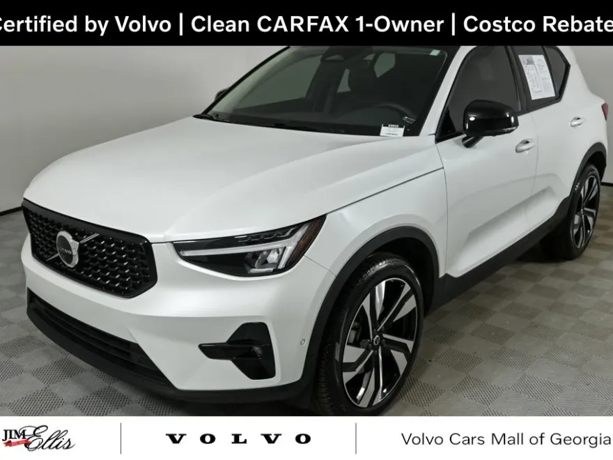 2024 Volvo XC40 Plus photo 1