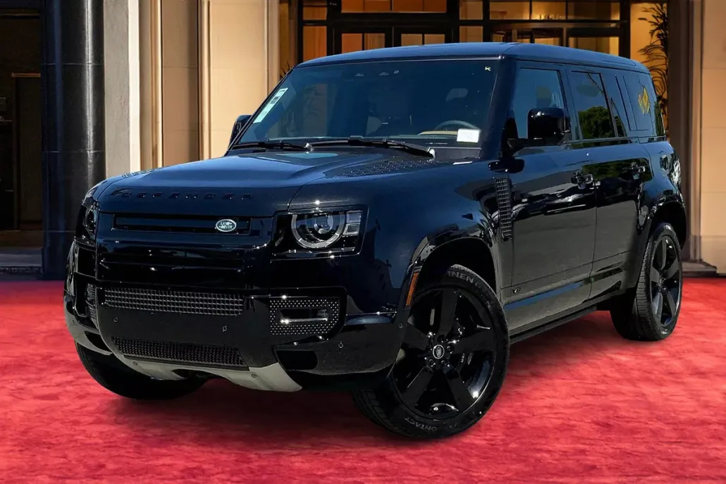 2025 Land Rover Defender 110 V8 photo 1