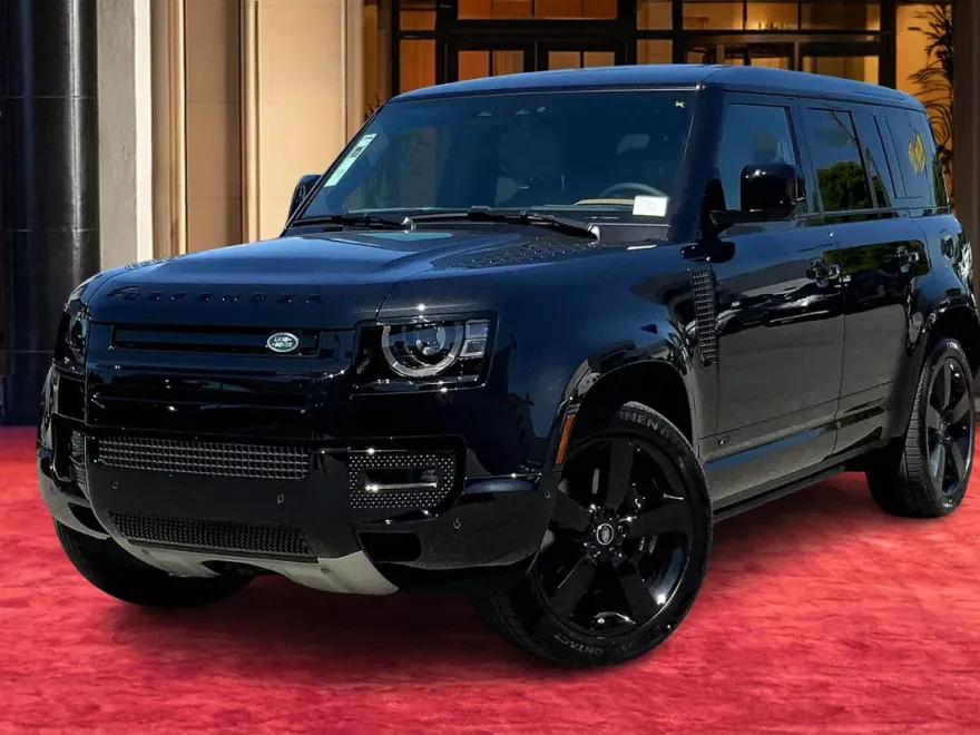 2025 Land Rover Defender 110 V8 photo 1