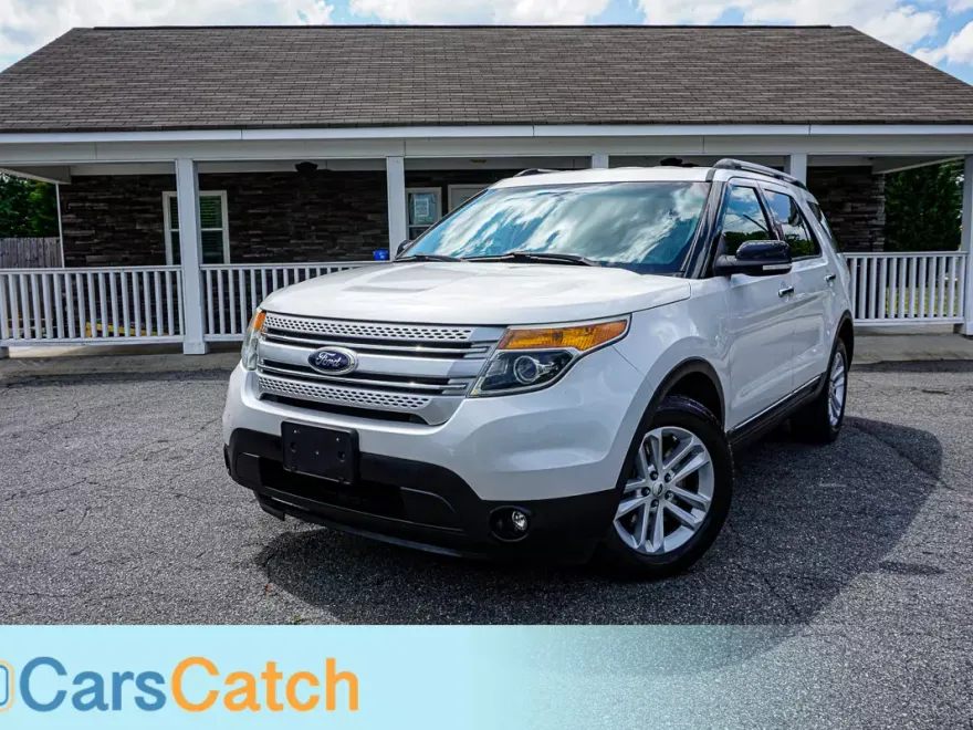 2015 Ford Explorer XLT photo 1