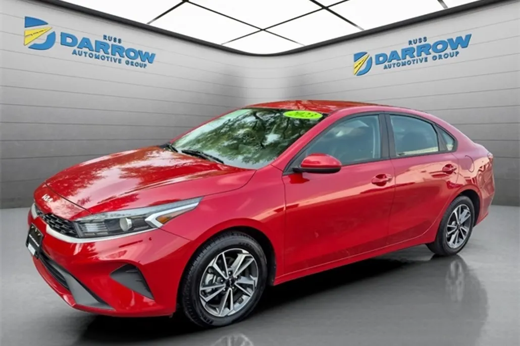 2023 Kia Forte LXS photo 1