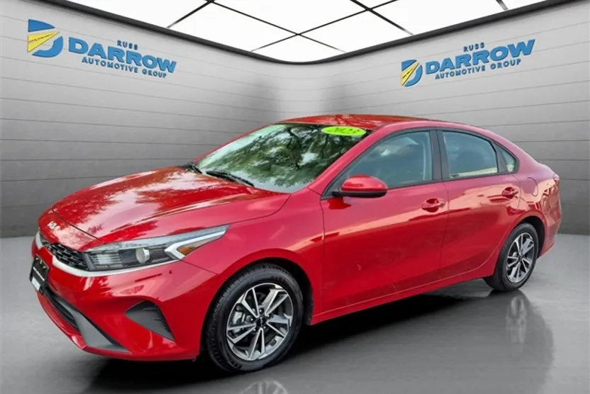 2023 Kia Forte LXS photo 1