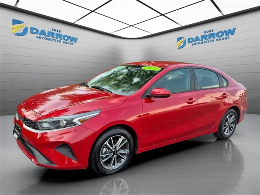 2023 Kia Forte LXS photo 1