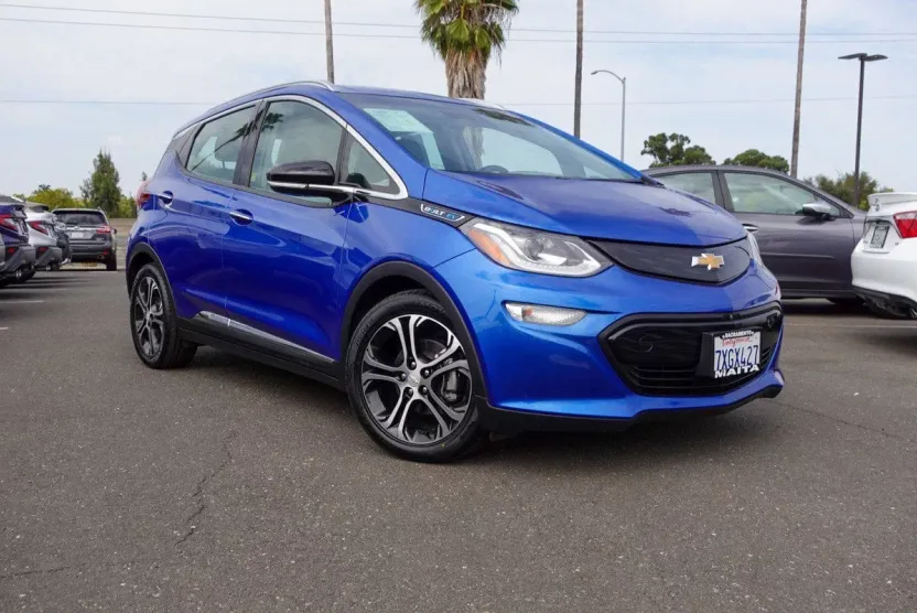 2017 Chevrolet Bolt EV Premier photo 1