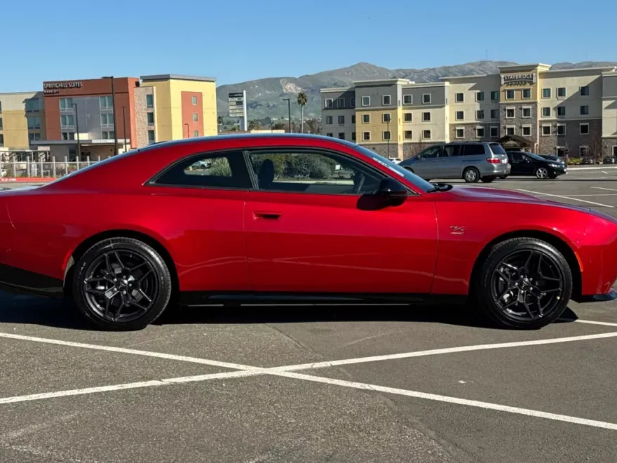 2024 Dodge Charger Daytona R/T photo 1