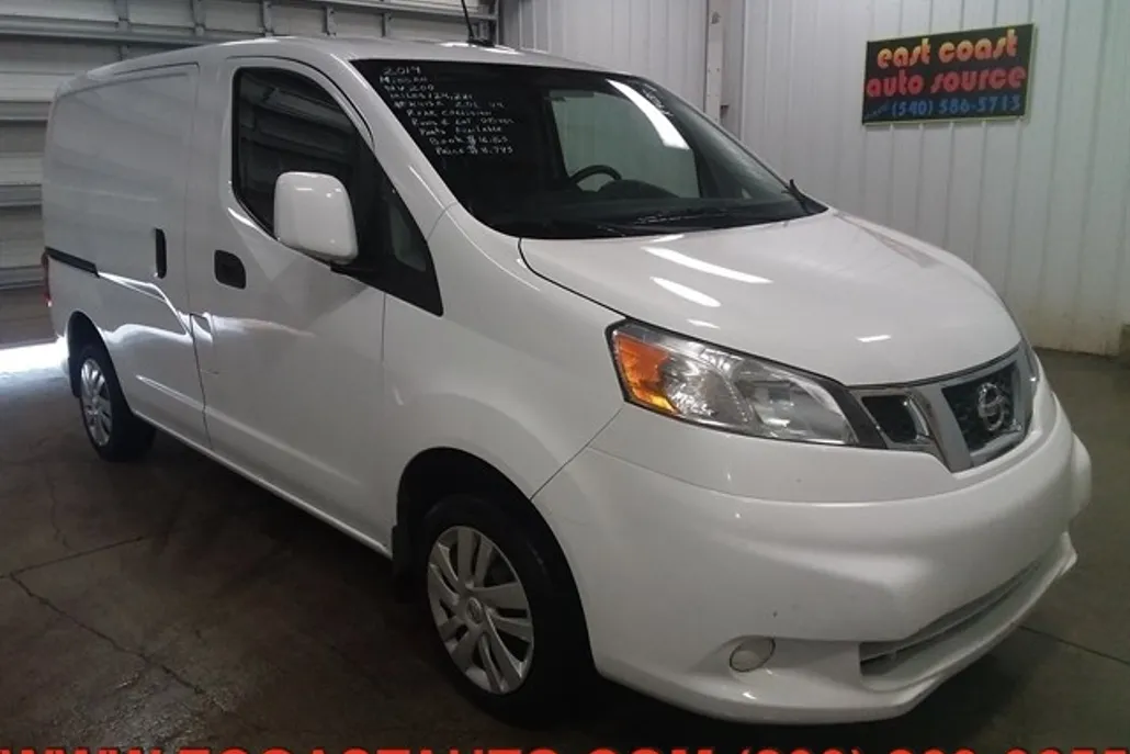 2019 Nissan NV200 SV photo 1