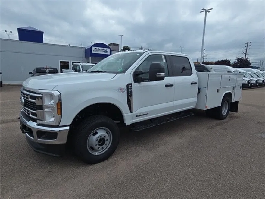 2025 Ford F-350 XL photo 1