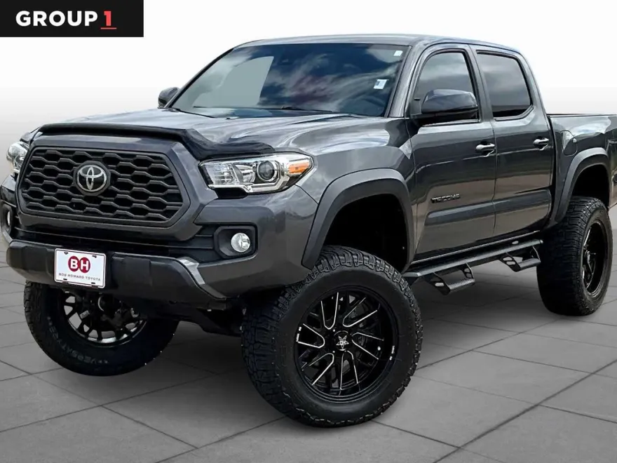 2020 Toyota Tacoma TRD photo 1