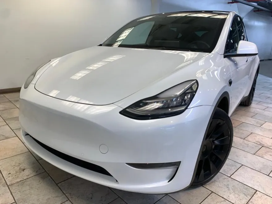 2022 Tesla Model Y Long Range photo 1