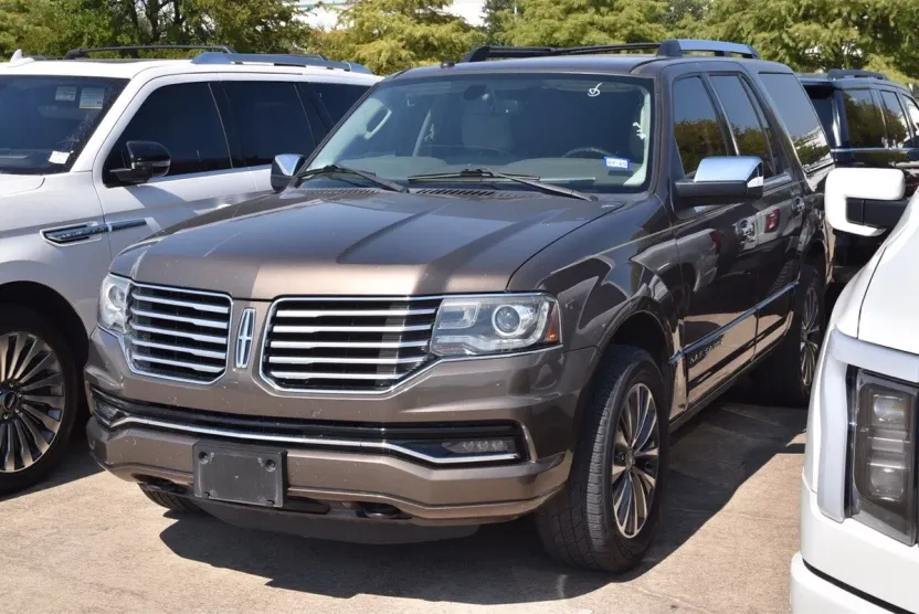 2016 Lincoln Navigator Select photo 1