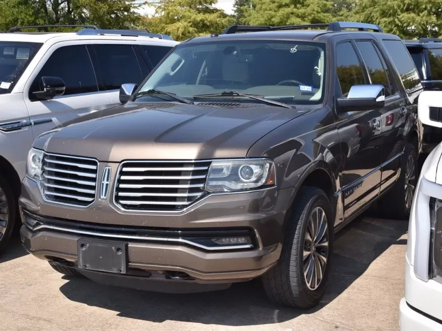 2016 Lincoln Navigator Select photo 1