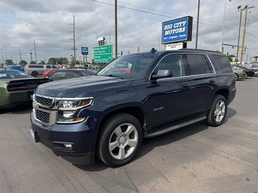 2017 Chevrolet Tahoe LT photo 1