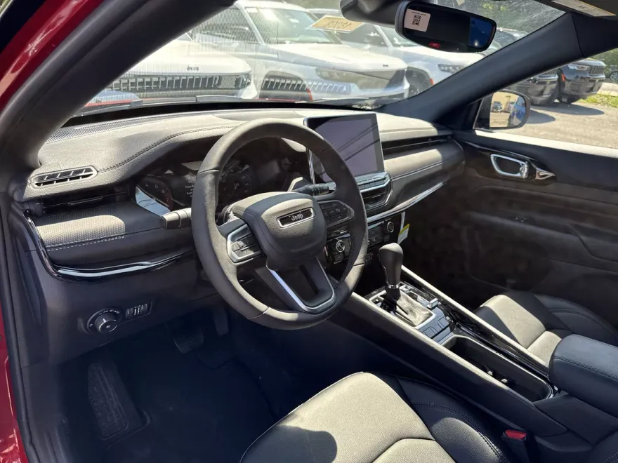 2025 Jeep Compass Limited photo 1