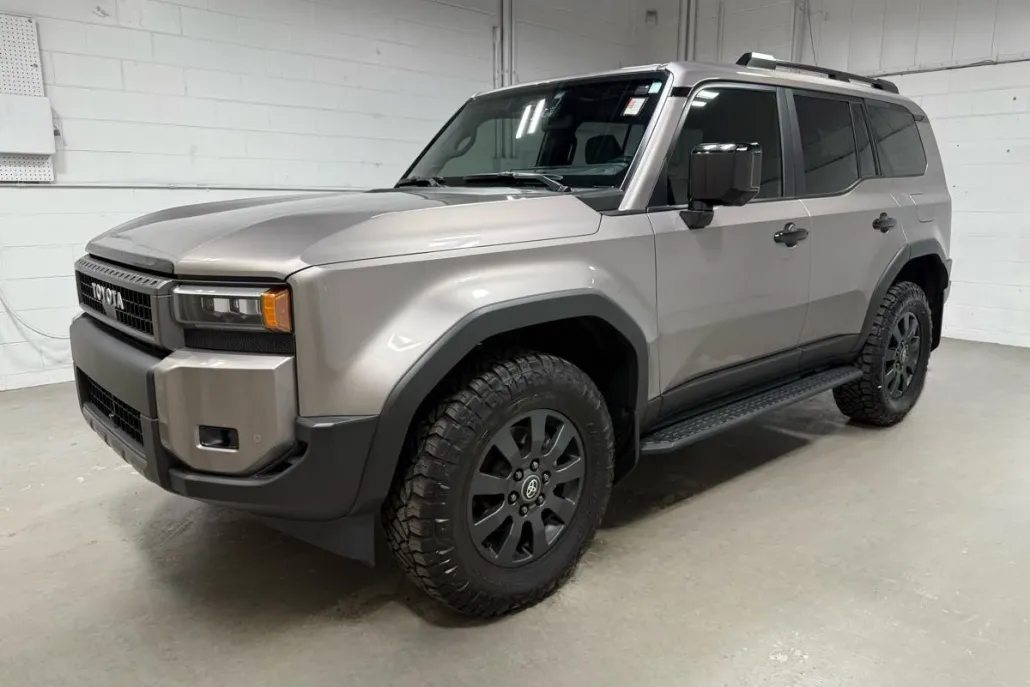 2025 Toyota Land Cruiser Premium photo 1