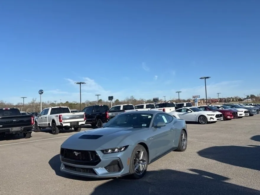 2025 Ford Mustang GT photo 1
