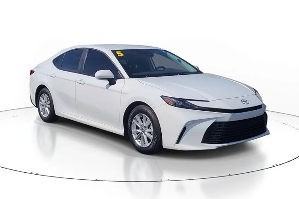 2025 Toyota Camry Base photo 1