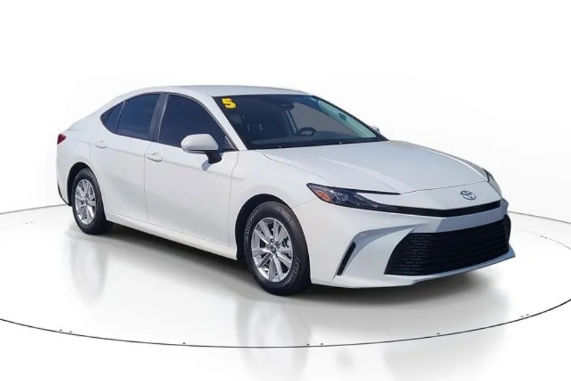 2025 Toyota Camry Base photo 1