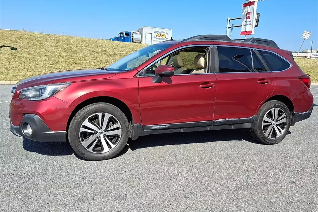 2018 Subaru Outback 2.5i photo 1